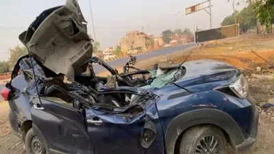 भीषण Road Accident में कार सवार 6 युवकों की दर्दनाक मौत