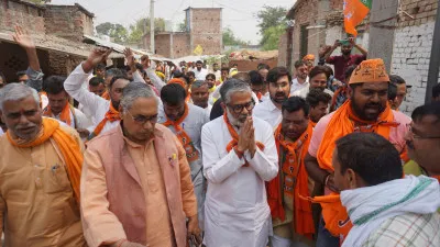 बलिया संसदीय क्षेत्र से भाजपा प्रत्याशी नीरज शेखर ने जहुराबाद में किया जनसम्पर्क