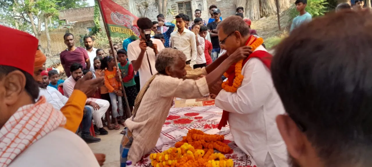 बलिया से इंडिया गठबंधन प्रत्याशी सनातन पांडेय ने जनसंपर्क कर मांगा समर्थन