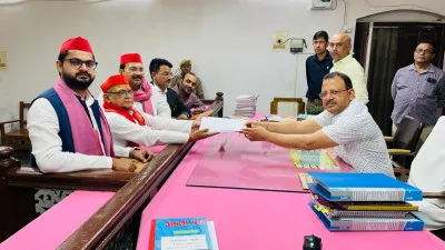 एससी कालेज ग्राउंड से निकला गठबंधन प्रत्याशी सनातन पांडेय का नामांकन जुलूस