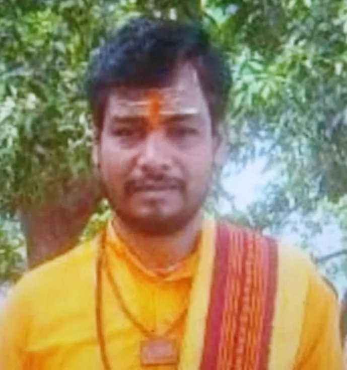 महंत की वीडियो एडिट कर अशोभनीय करते हुए की वायरल , हुई एफआईआर , आरोपी की तलाश में जुटी टीमें