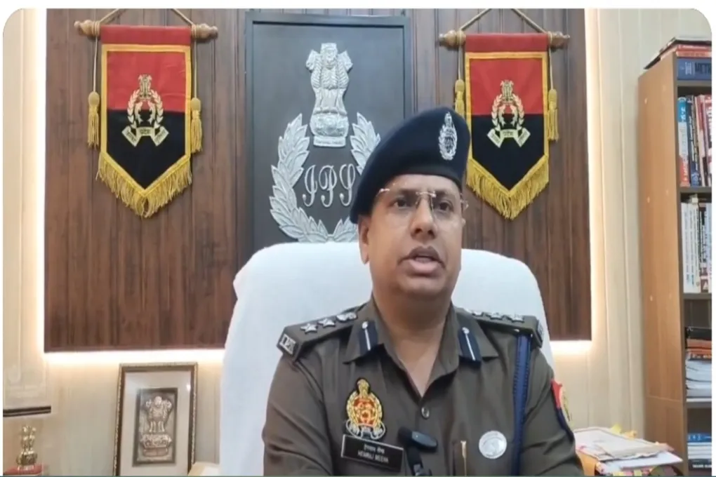 Azamgarh News: पेप्सी कोल्डड्रिंक व्यापारी से लूट की घटना पर पुलिस का बड़ा खुलासा, मामला निकला फर्जी