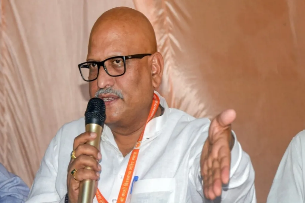 Prayagraj News: अजय राय ने सरकार पर साधा निशाना, बोले – अव्यवस्था के कारण हुई भगदड़, पैसा सिर्फ ब्रांडिंग पर खर्च किया