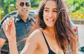 महाकुंभ में डुबकी लगाने जा रही हैं पूनम पांडे, लोगों के लिए प्रसाद लाने का किया वादा