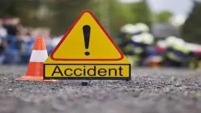Hardoi Road Accident: तेज रफ्तार ट्रक ने बाइक सवारों को कुचला, दो की मौत, एक घायल