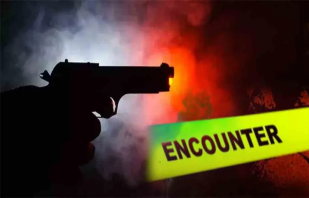 Moradabad News: मुठभेड़ में 25 हजार के इनामी दो बदमाश घायल, सर्राफ पर फायरिंग का मामला