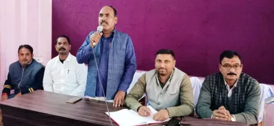 Basti News: सफाई कर्मचारियों की बैठक में गूंजा एसीपी का मुद्दा, आंदोलन की दी चेतावनी