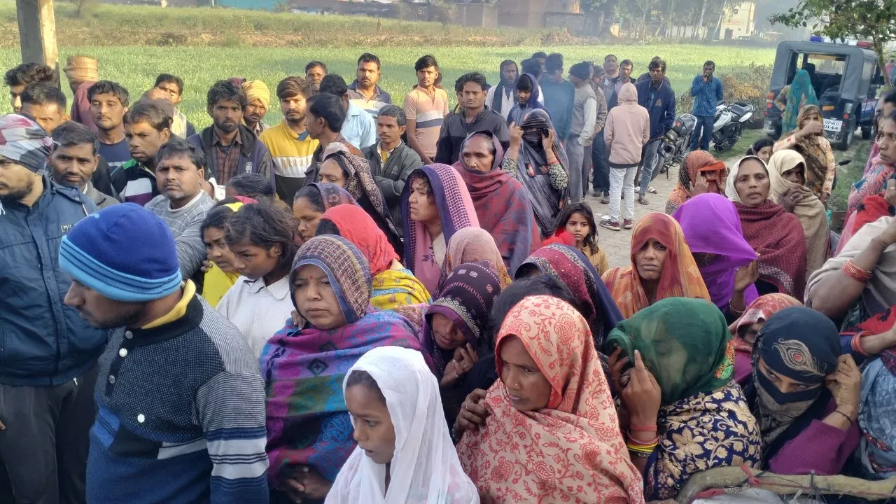 Hamirpur News: घरेलू कलह में दंपति ने फांसी लगाकर दी जान, दो मासूम बेटों को बिलखता छोड़ गए