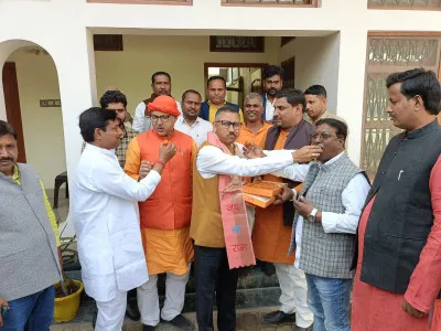 Ballia News: बलिया में मेडिकल कॉलेज की सौगात, खुशी में मना जश्न