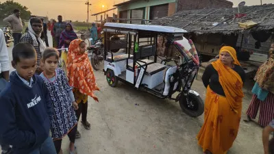 Lakhimpur Kheri News: तेज रफ्तार ई-रिक्शा की टक्कर से बुजुर्ग महिला की मौत