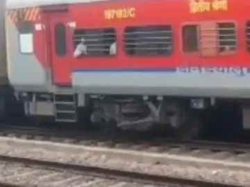 Mathura News: ट्रेन की चपेट में आने से महिला की मौत, परिजनों में मचा कोहराम