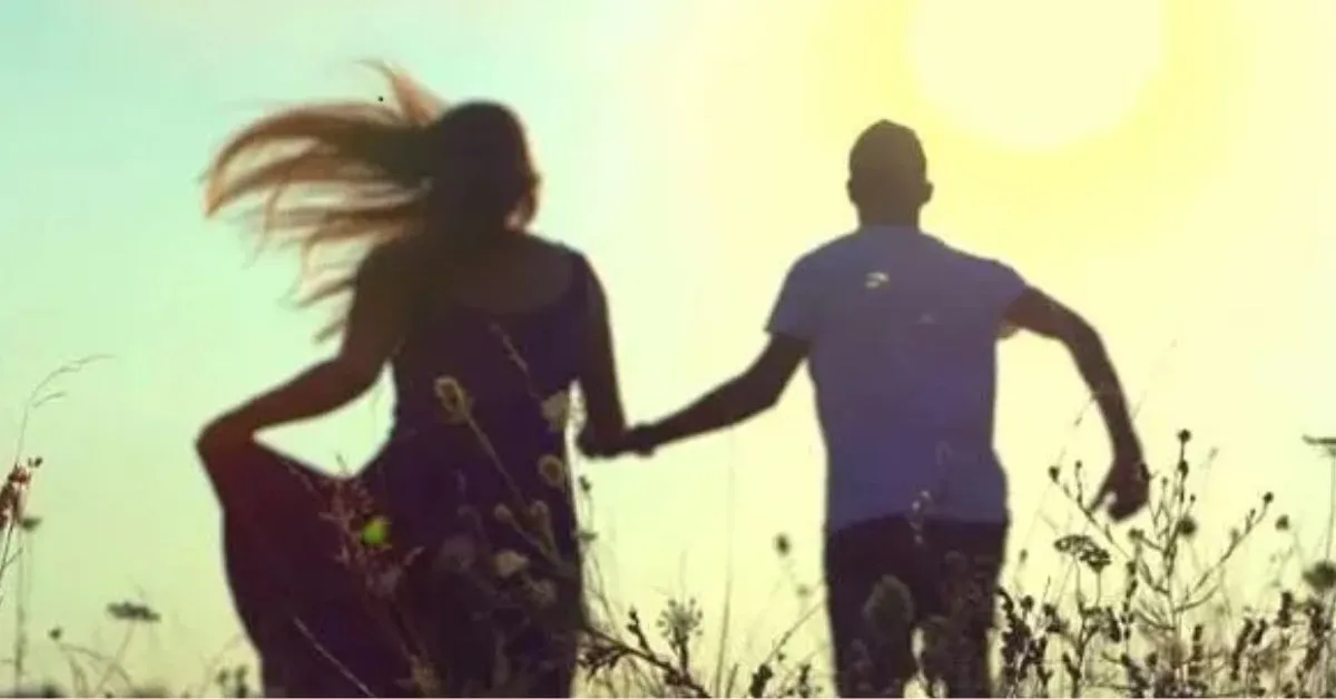 Ballia News: बलिया में गुरु-शिष्य का रिश्ता हुआ शर्मसार, नाबालिग छात्रा को लेकर शिक्षक फरार, पुलिस जांच में जुटी