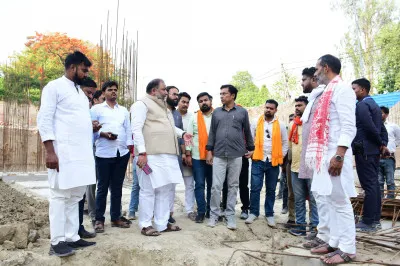 Ballia News: रोडवेज बस अड्डे के निरीक्षण पर भड़के परिवहन मंत्री, कार्यदाई संस्था को दी ब्लैकलिस्ट करने की चेतावनी