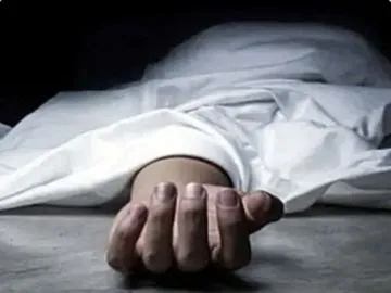 Ballia News: 15 वर्षीय किशोरी की संदिग्ध हालात में मौत, विषाक्त पदार्थ खाने के बाद खुद पुलिस को दी थी सूचना