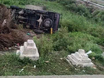 Ballia News: तेज रफ्तार पिकअप ने तीन मासूमों को रौंदा, गांव में मचा कोहराम; वाराणसी ट्रामा सेंटर रेफर