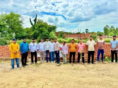 टीम सामवेद ने बलिया में किया वृक्षारोपण, पर्यावरण संरक्षण का दिया संदेश