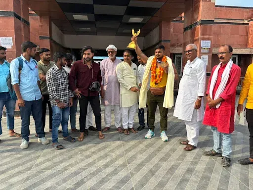 नितेश मौर्य ने नेशनल बॉडीबिल्डिंग चैंपियनशिप 2025 में जीता गोल्ड, जिले का नाम किया रोशन