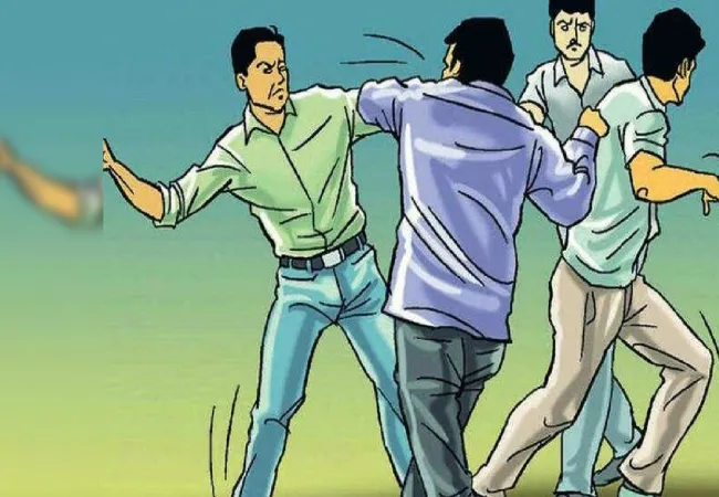 Ballia News: मूर्ति विसर्जन के दौरान दो गुटों में भिड़ंत, आधा दर्जन युवक घायल