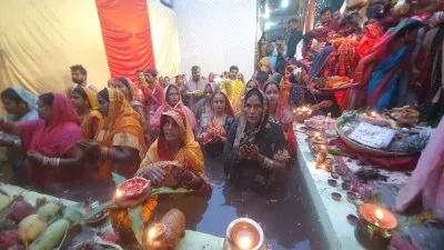 छठ पूजा संपन्न: उगते सूर्य को अर्घ्य देकर व्रतियों ने 36 घंटे बाद खोला निर्जला व्रत