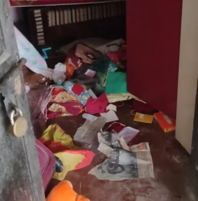 Ballia News: बांसडीह में बढ़ रही चोरियों से सहमे लोग, स्कूल निदेशक के घर का ताला तोड़ लाखों का सामान पार