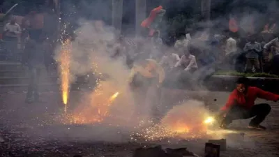 मुजफ्फरनगर में दिवाली पर पटाखों को लेकर दो समुदायों में झड़प, 8 लोग गिरफ्तार, पुलिस ने बढ़ाई सुरक्षा