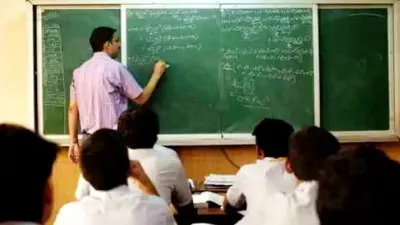 Ayodhya News: धनौली में निलंबन, बरौली में बहाली, बेसिक शिक्षा विभाग की उल्टी गंगा से परेशान प्रधानाध्यापक