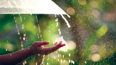 UP Weather Update: उत्तर प्रदेश में फिर बदलेगा मौसम का मिजाज, बेमौसम बारिश के आसार, किसानों को IMD की अहम सलाह