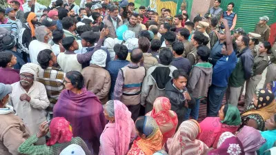 लखीमपुर खीरी: बाघ के हमले में बच्ची की मौत पर उबाल, दुधवा मुख्यालय का ग्रामीणों ने किया घेराव