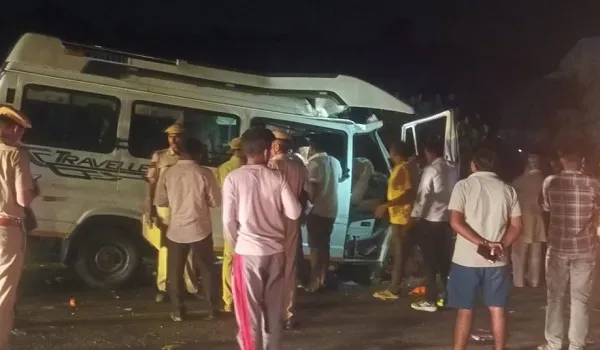 जोधपुर में भयावह सड़क हादसा: ट्रेलर से भिड़ी तेज रफ्तार बस, 18 की मौत, कई घायल