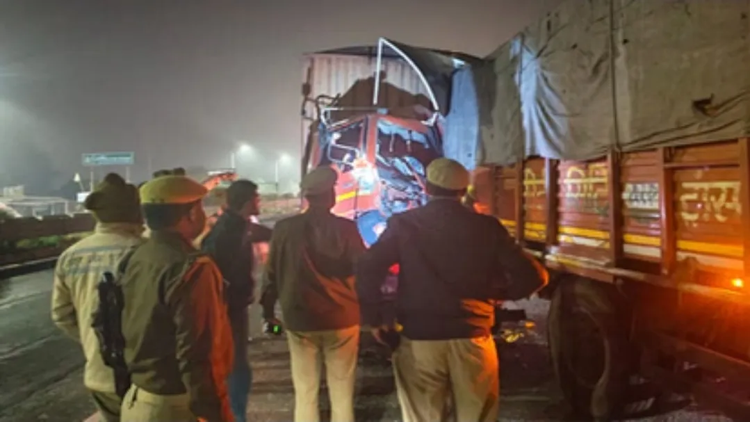 बलिया में दर्दनाक सड़क हादसा : दो की मौके पर मौत, तीन गंभीर