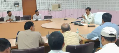 बलिया : 13 प्रमुख चौराहों पर लगेंगे CCTV कैमरे, प्रेशर हॉर्न पर होगी सख्त कार्रवाई, डीएम ने दिए निर्देश