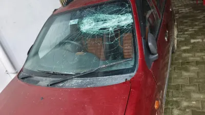 Ballia Breaking : प्रधान के घर में घुसकर दबंगों की करतूत, मारपीट, गाली-गलौज और गाड़ियों में तोड़फोड़