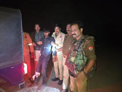 Ballia News: पुलिस पर फायर करना पड़ा महंगा, मुठभेड़ में बदमाश घायल, बरामद बाइक का सच कर देगा हैरान