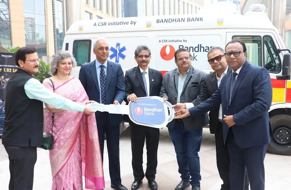 केडी मेडिकल कॉलेज, अकबरपुर, मथुरा को पूरी तरह सुसज्जित एम्बुलेंस दान की