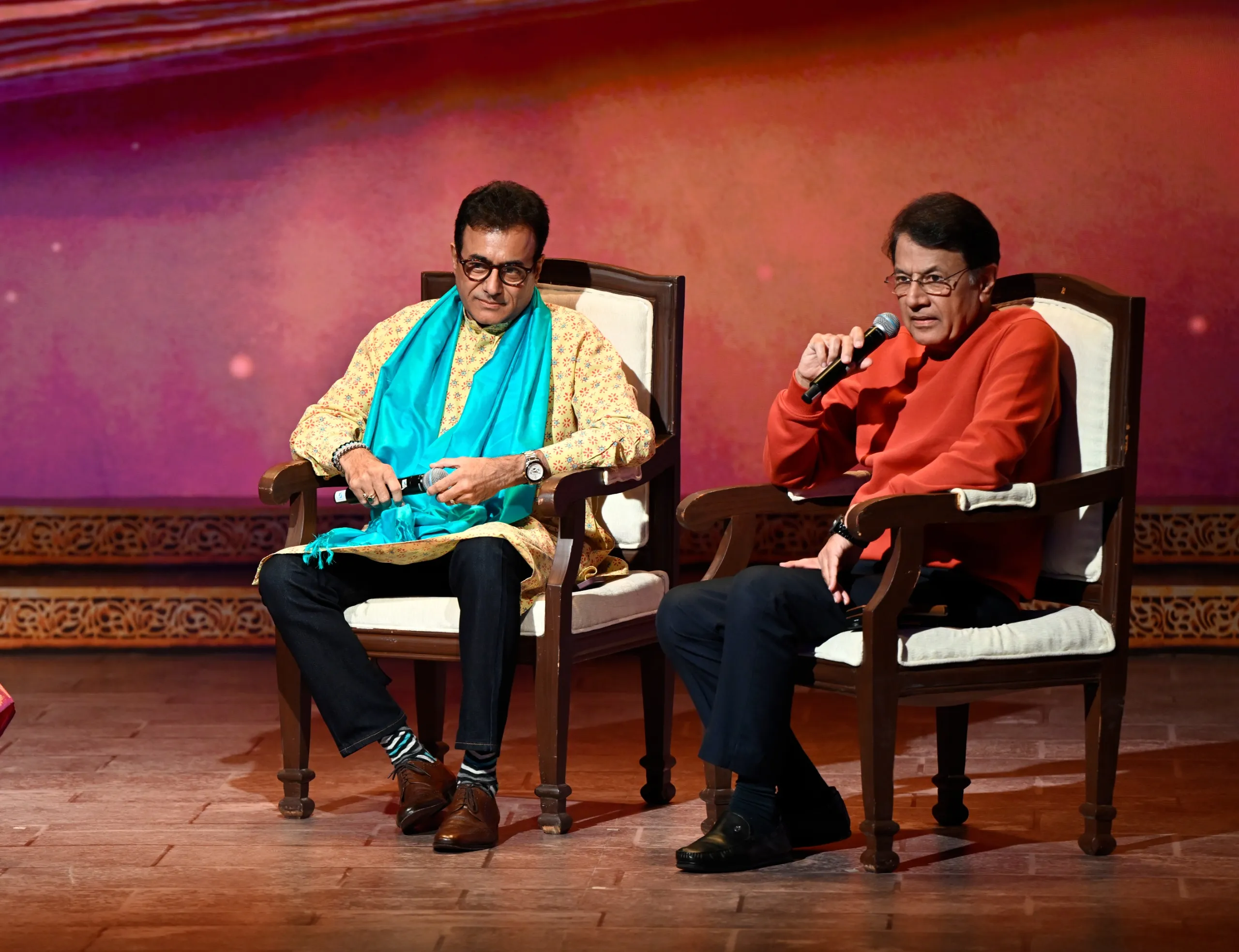 अदाणी कॉन्क्लेव में राम और कृष्ण ने बताया- समय बदला है आदर्श नहीं