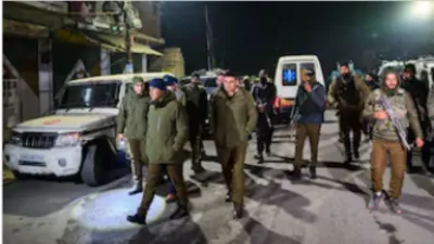 श्रीनगर पुलिस स्टेशन में भयानक विस्फोट: धुएं से घिरा परिसर, चारों ओर बिखरे शव और क्षत-विक्षत अवशेष