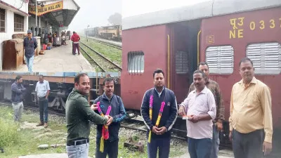 लखीमपुर खीरी: 4 महीने बाद मैलानी–नानपारा रूट पर फिर से चली ट्रेन, स्टेशनों पर दिखी खुशी की लहर