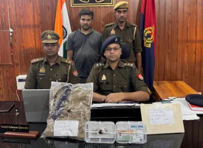 Ballia News : फर्जी आईपीएस अधिकारी गिरफ्तार, शादी के नाम पर करता था धोखाधड़ी