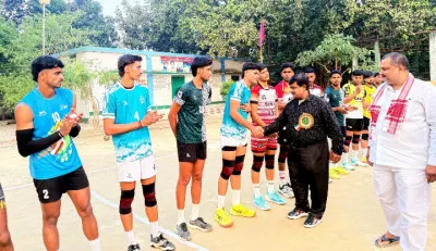 बलिया: खेल प्रेमियों के आकर्षण का केंद्र बना यूपी वॉलीबॉल टीम का प्रशिक्षण शिविर