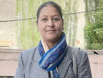 Ballia : राष्ट्रीय हैंडबॉल प्रतियोगिता में फील्ड ऑफिसर के रूप में चयनित हुईं बलिया की शिक्षिका