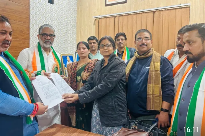 Ballia News: शिक्षकों के विलंबित वेतन मुद्दे पर सांसद नीरज शेखर और परिवहन मंत्री दयाशंकर सिंह की त्वरित पहल