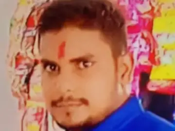 Ballia News: हाईटेंशन लाइन की चपेट में आया युवक, मौके पर मौत