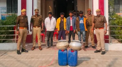 Ballia News : कच्ची शराब बनाने वाले चार आरोपी गिरफ्तार, 70 लीटर अवैध शराब बरामद