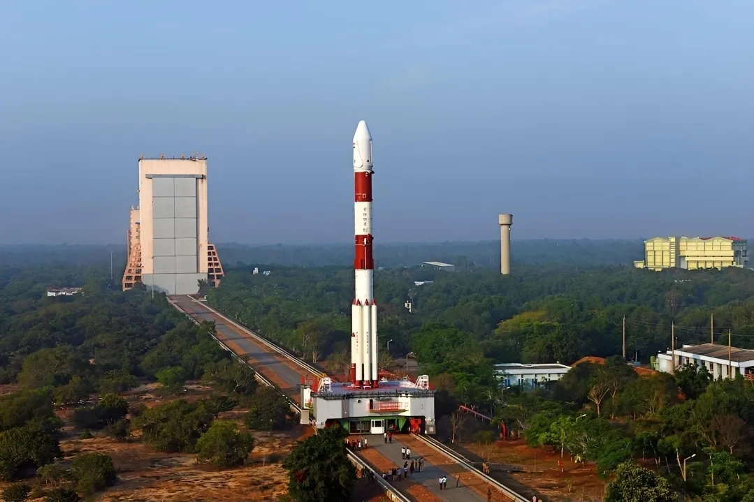 ISRO: कुछ ही देर में लॉन्च होगा इसरो का ‘बाहुबली’ एलवीएम-3, ब्ल्यूबर्ड-ब्लॉक-2 को ले जाएगा अंतरिक्ष में