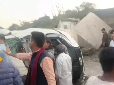 उदयपुर–पिंडवाड़ा नेशनल हाईवे पर भीषण हादसा, 6 वाहनों की टक्कर में 4 की मौत