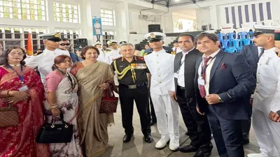 सुलतानपुर : लंभुआ क्षेत्र का नाम रोशन, वैभव मिश्र बने भारतीय नौसेना में लेफ्टिनेंट, गांव में हुआ भव्य स्वागत