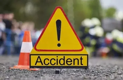 सड़क हादसे में रिटायर्ड फौजी की मौत, महिला गंभीर घायल