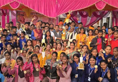 Ballia News : 100 मीटर दौड़ में सलोनी और बृजेश बने तेजतर्रार चैंपियन