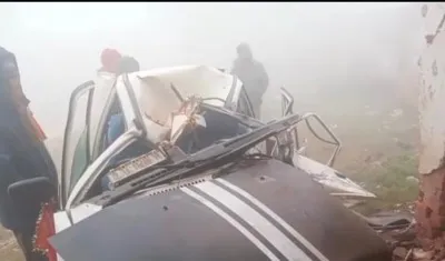 बलिया में भीषण हादसा: बेकाबू कार घर में घुसी, दो की दर्दनाक मौत, दो गंभीर घायल