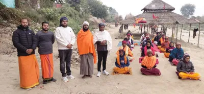 बलिया में गंगा घाट पर साधना, बटुकों ने समाज को दिया बड़ा संदेश